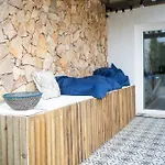 Amazing Modern House On The Sea! 度假居 *