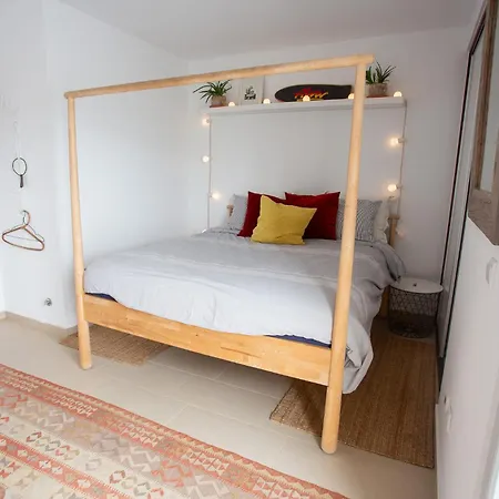 Amazing Modern House On The Sea!