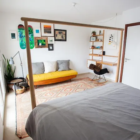 Amazing Modern House On The Sea! *