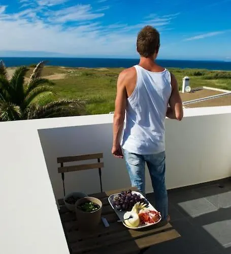 Hébergement de vacances Amazing Modern House On The Sea! Ferrel (Leiria)