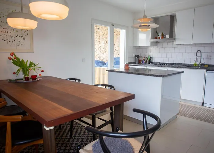 Hébergement de vacances Amazing Modern House On The Sea!